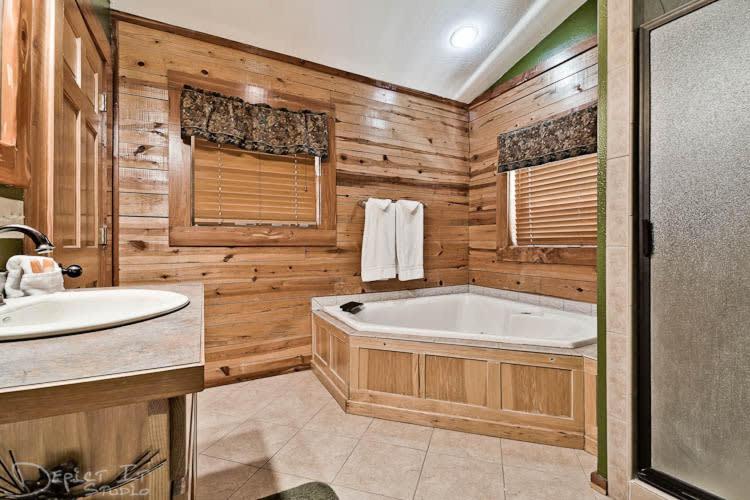 Secluded Cabin In The Woods! 1 Story Villa Eureka Springs Exterior photo